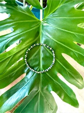 Faceted Iolite & Hematite bracelet (one)